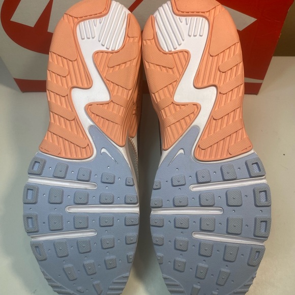 🔥 NIKE AIR MAX EXCEE WHITE PEACH GREY WOMENS RUNNING SHOE SIZE 9.5 DV2189-100 - Picture 7 of 9